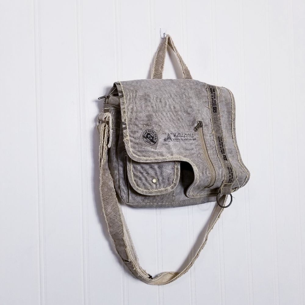 The Real Deal Iguape Messenger Bag